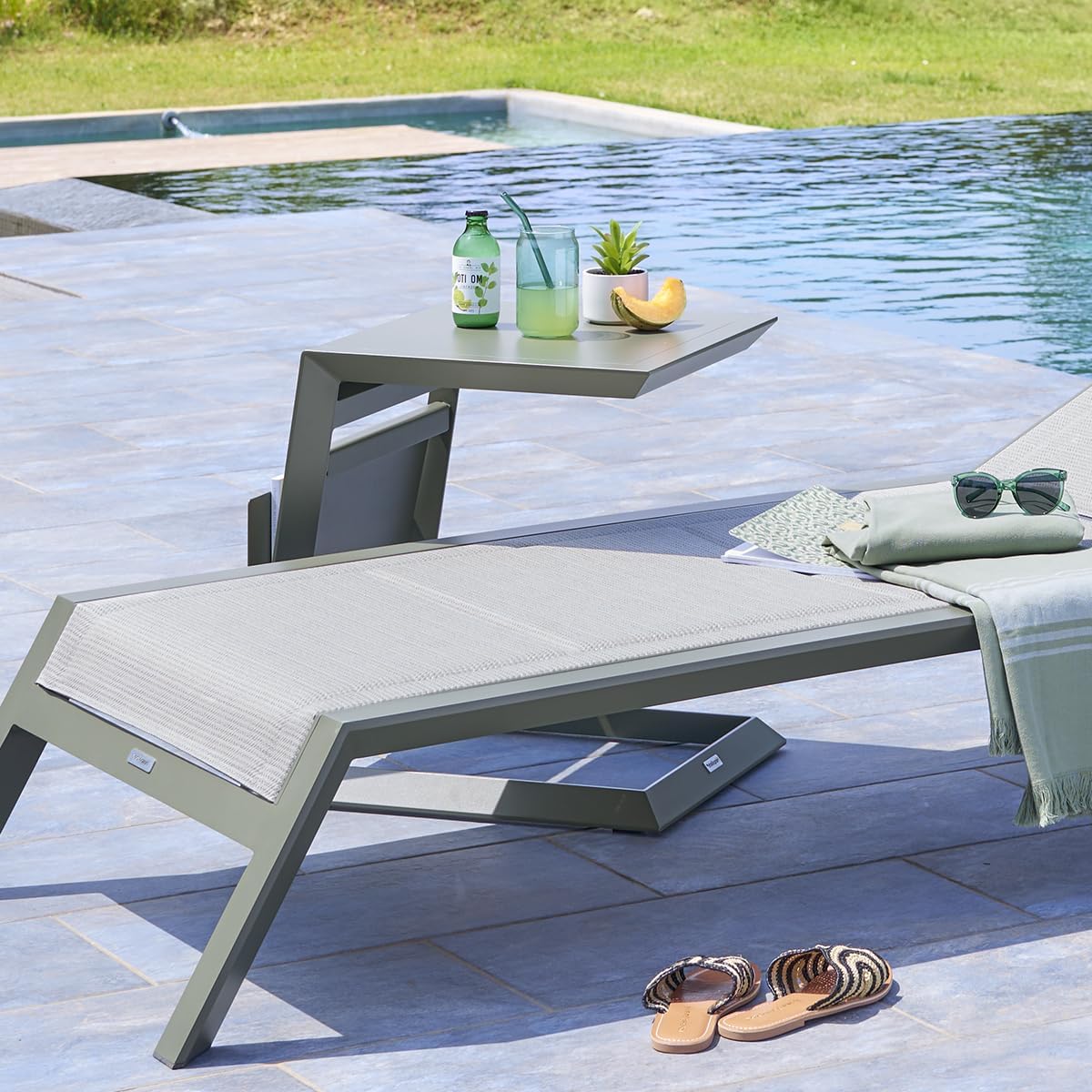 etezen - Table d'appoint Allure - 55x45x55 cm - Vert Laurier