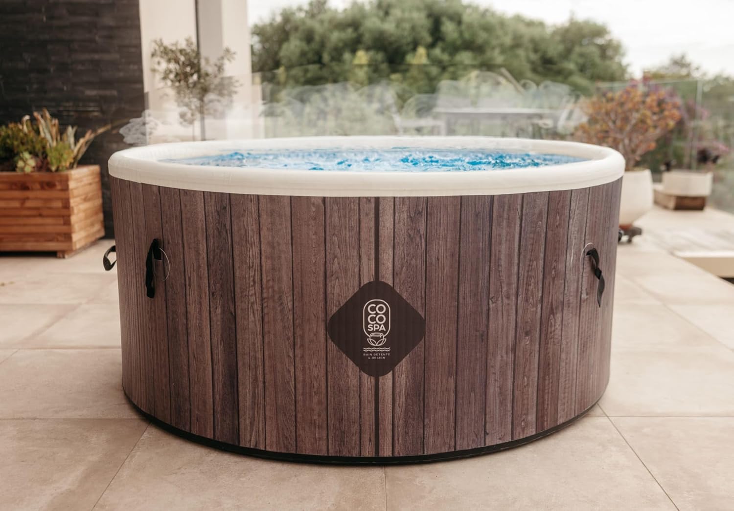etezen Helsinki Spa Gonflable - 150 cm de diamètre - 800 litres - Moteur 2240 W - 2 à 4 Personnes - Massage 140 Jets