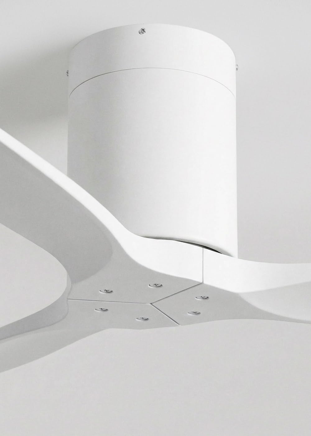 CREATE WINDCALM S Ventilateur de plafond ABS blanc avec contrôleur et télécommande, 40 W, silencieux, Ø112 cm, 6 vitesses, minuteur, fonction été/hiver