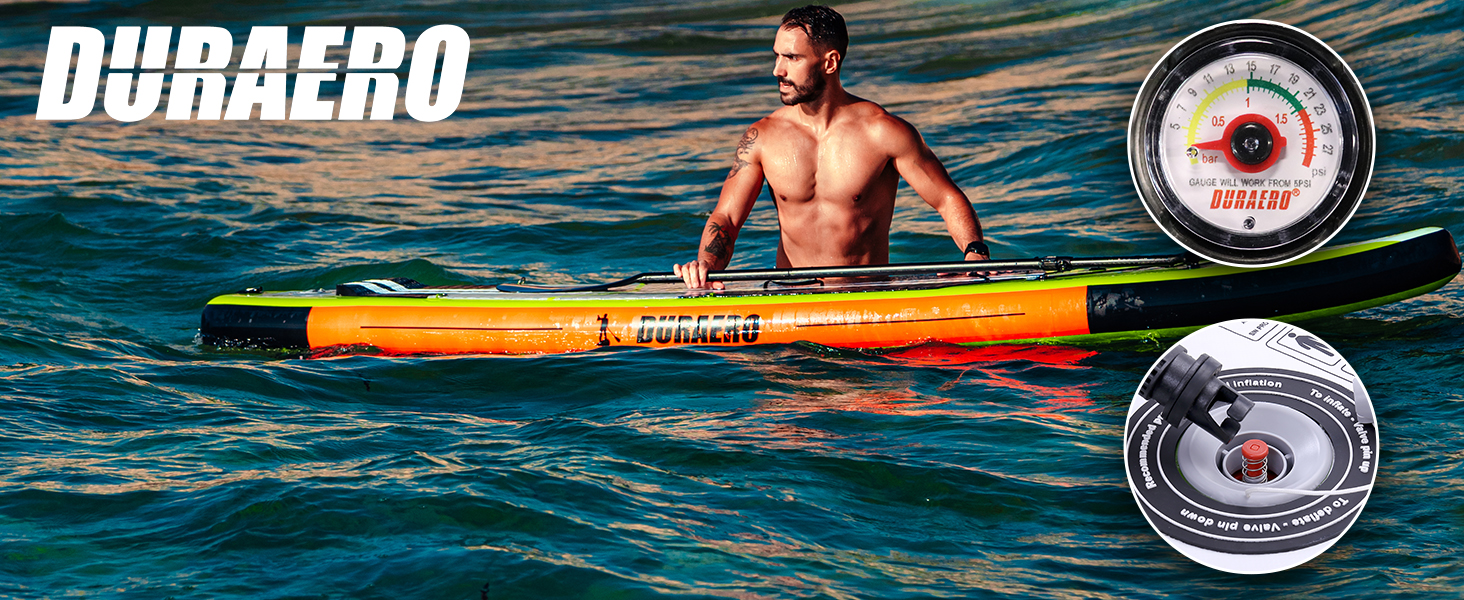 Homme pagayant sur une planche de surf colorée dans l'océan. Deux images de produits circulaires superposent la scène, montrant des articles de la marque etezen