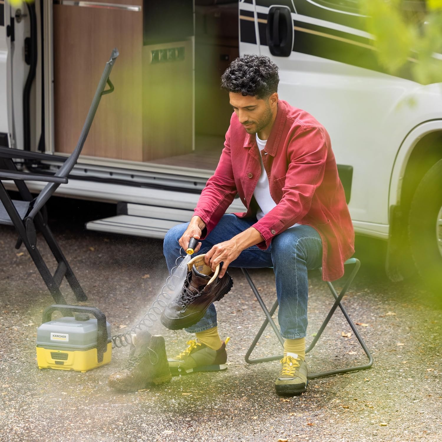 etezen Nettoyeur à Pression Mobile OC 3 + Kit Vélo, Débit : 2 L/h, Réservoir d'eau : 4 L, Tuyau : 2,8 m, Buse à Jet Plat, Brosse Universelle, Nettoyant, Bonnette Microfibres, Boîte de Rangement