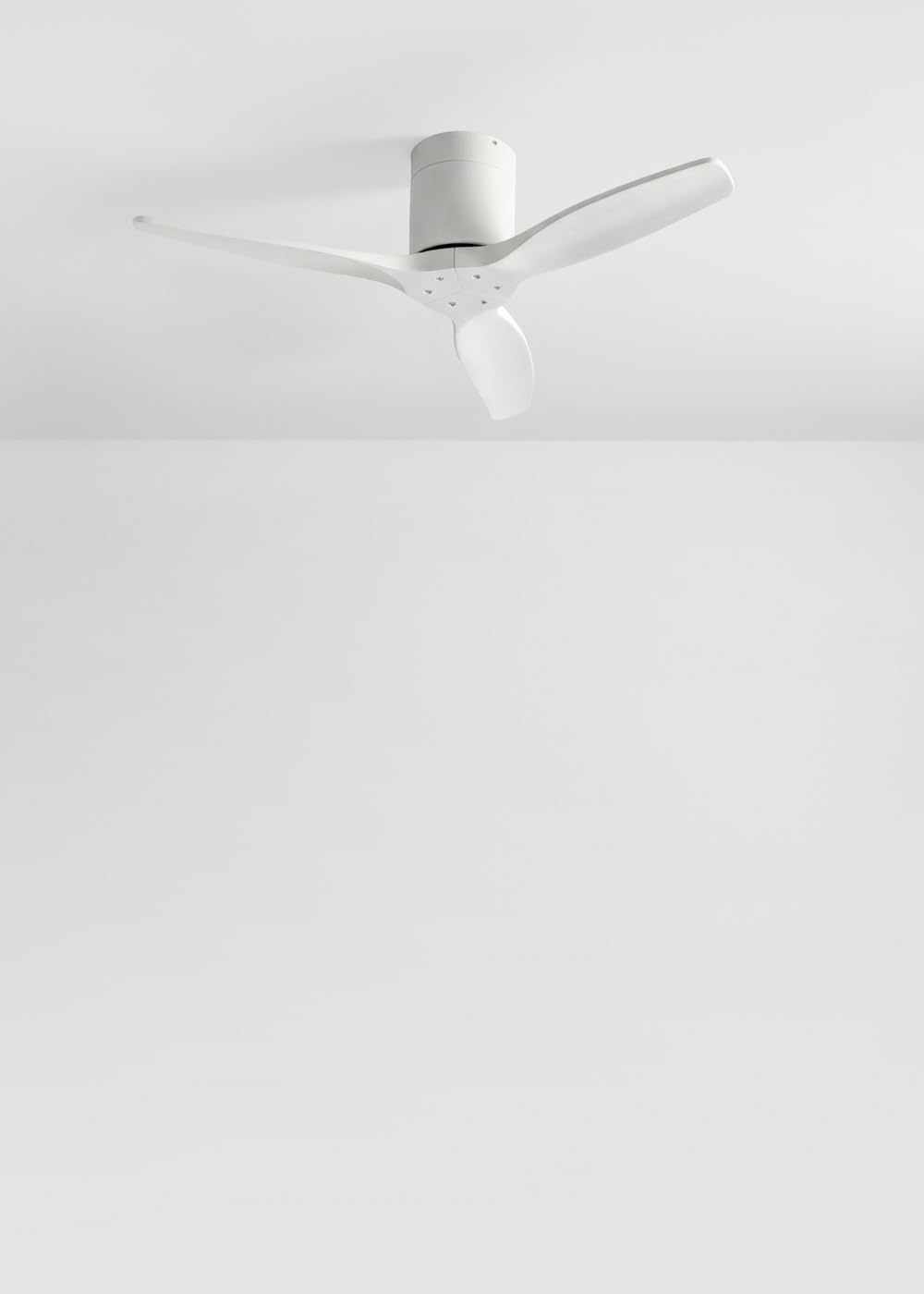 CREATE WINDCALM S Ventilateur de plafond ABS blanc avec télécommande, 40 W, silencieux, Ø112 cm, 6 vitesses, minuteur, fonction été/hiver