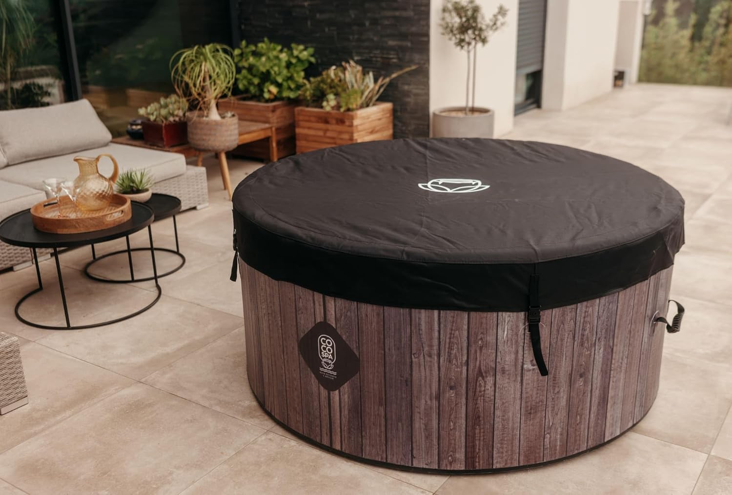 etezen Helsinki Spa Gonflable - 150 cm de diamètre - 800 litres - Moteur 2240 W - 2 à 4 Personnes - Massage 140 Jets