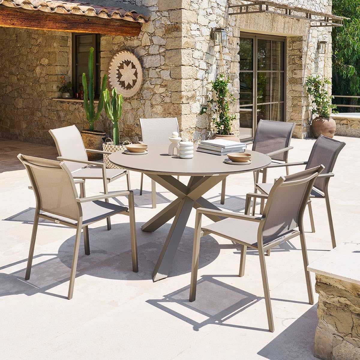 etezen - Table de jardin Oryon - 130cm ronde - 6 places, coloris café