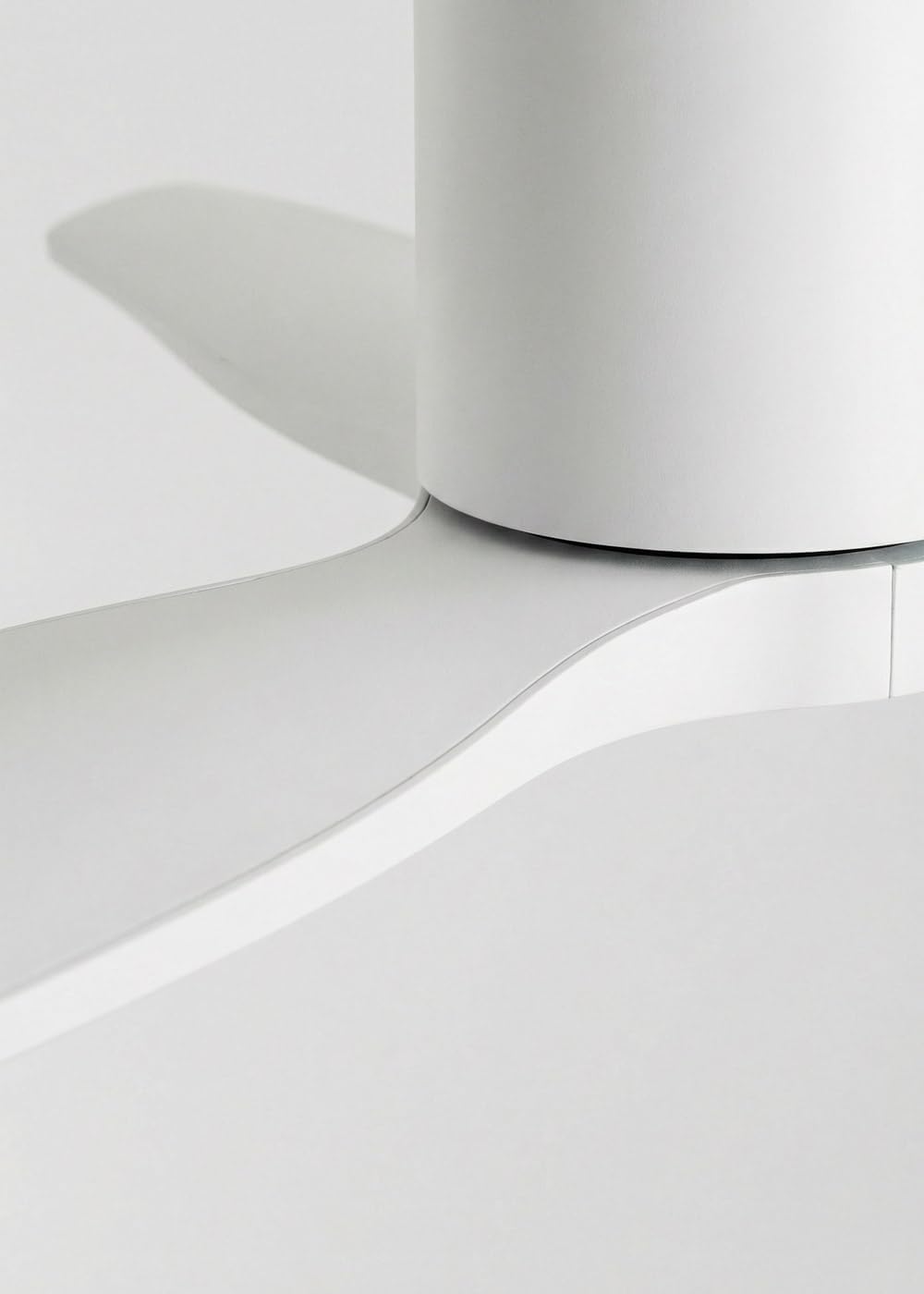 CREATE WINDCALM S Ventilateur de plafond ABS blanc avec contrôleur et télécommande, 40 W, silencieux, Ø112 cm, 6 vitesses, minuteur, fonction été/hiver